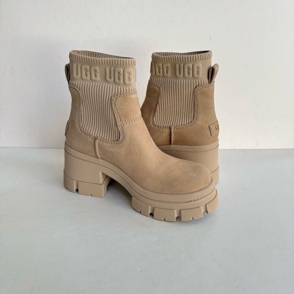 UGG BROOKLYN CHELSEA MUSTARD SEED WATERPROOF PLATFORM BOOTS US 9 - Picture 2 of 6